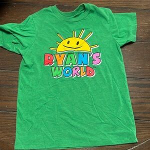 Ryan’s World Green Tee M
